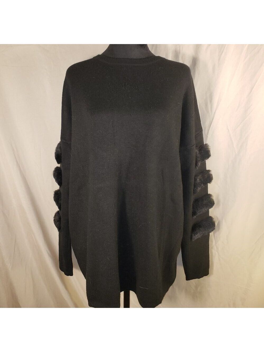 Staccato Black XL Sweater w/Faux Fur Trimmed Sleeves - Picture 1 of 6